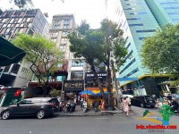 Góc 2 Mặt tiền,  8A Lê Thánh Tôn, Phường Bến Nghé, Quận 1. 